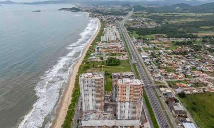 Frente Mar em Barra Velha com 2 quartos (1 suite) entrega Junho 2026