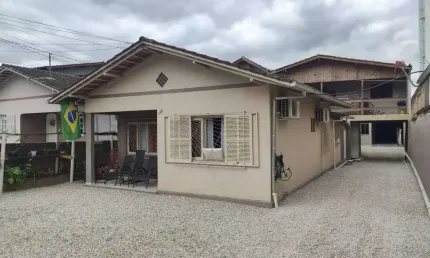 Casa à venda, 3 quartos, 5 vagas, São Luiz - Brusque/SC