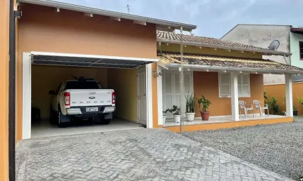 Casa à venda, 2 quartos, 1 suíte, 2 vagas, Souza Cruz - Brusque/SC