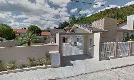 Casa à venda, 4 quartos, 2 suítes, 2 vagas, Azambuja - Brusque/SC