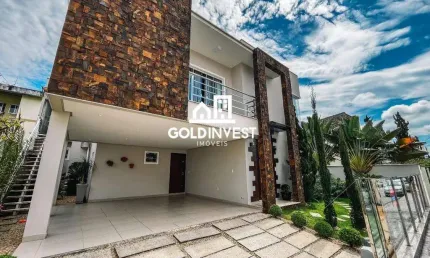 Casa com Piscina, Alto Padrão e Total Conforto em Bairro Nobre