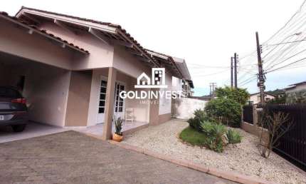 Casa à venda com 2 suítes no bairro Santa Teresinha em Brusque