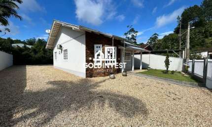 Casa com amplo terreno com 3 quartos no bairro Guabiruba Sul/Guabiruba