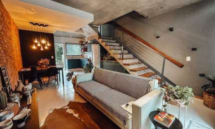 Casa/Sobrado com 2 quartos semi mobiliado no bairro Rio Branco (ANALISA TERRENO EM PERMUTA)