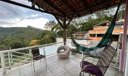 Casa solta com 3 quartos no bairro Limeira (Aceita Financiamento)
