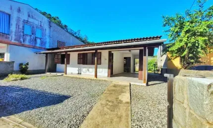 Casa Solta á Venda em Brusque á 5 minutos do Centro