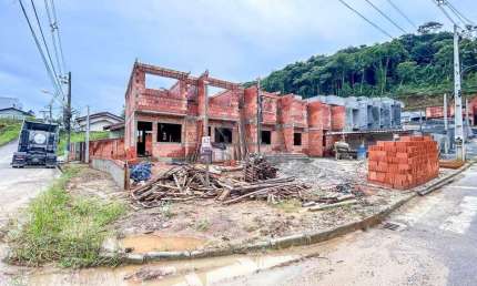 Sobrado com 2 quartos no bairro Rio Branco (Entrega janeiro 2026)