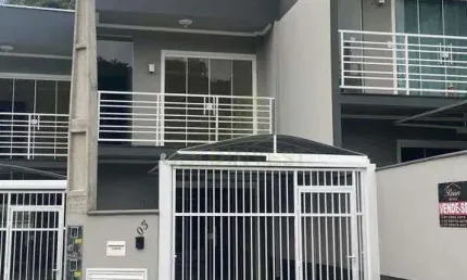 Casa á venda com 2 quartos no bairro cedrinho em brusque