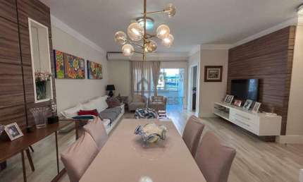 Apartamento com 3 quartos (2 suítes) no centro de Brusque próximo a Prefeitura
