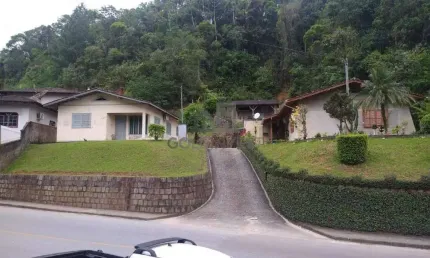 Casa de 3 quartos no bairro Águas Claras em Amplo Terreno