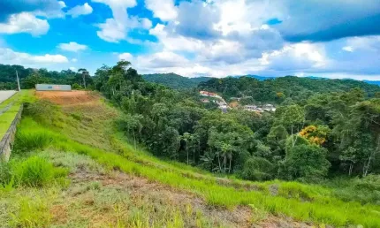 Terreno com mais de 1.000 m² em condomínio fechado em Brusque - Reserva Club