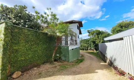 Casa á venda no bairro dom joaquim com 1 suíte mais 2 quartos