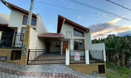 Casa com 2 quartos para venda no bairro thomaz coelho-brusque!!