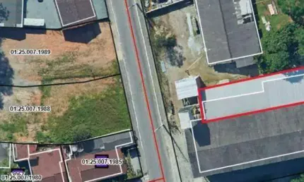 Galpão com 350m² bem localizado no bairro São Pedro-Brusque!!