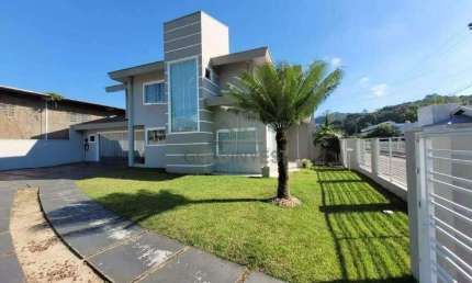 Casa com 3 quartos para alugar no Centro, Guabiruba 