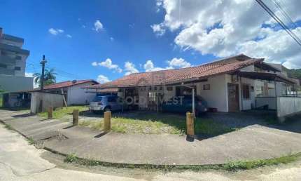 Apartamento com 1 quarto no bairro Santa Terezinha!!!