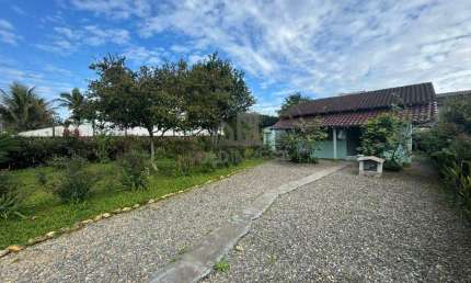 Casa com 2 quartos para alugar no Dom Joaquim, Brusque 