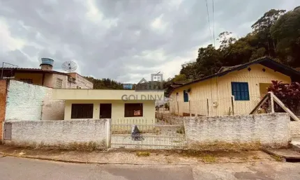 Casa com 2 quartos para alugar no Primeiro de Maio, Brusque 