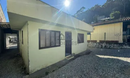 Casa com 2 quartos para alugar no Primeiro de Maio, Brusque 