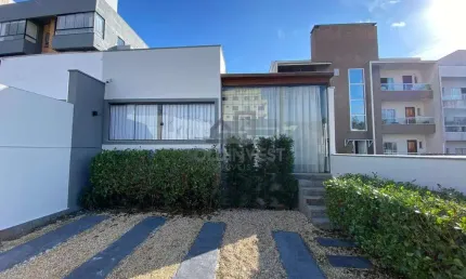 Casa mobiliada com 2 dormitórios no bairro limeira baixa-brusque!!