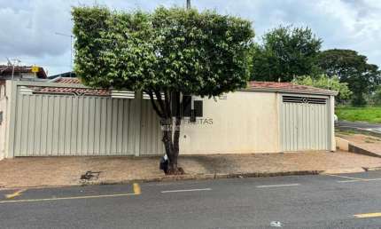 Casa 3 dormitórios para Venda em São José do Rio Preto, Jardim Nazareth, 3 dormitórios, 1 suíte, 3 banheiros, 2 vagas