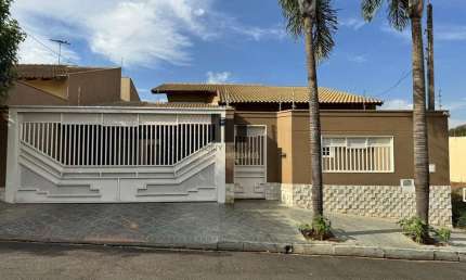Casa 3 dormitórios para Venda em São José do Rio Preto, Jardim São Marco, 3 dormitórios, 1 suíte, 3 banheiros, 2 vagas