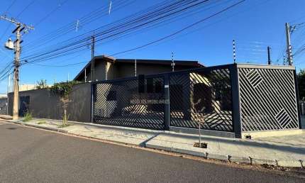 Casa 3 dormitórios para Venda em São José do Rio Preto, Jardim Nazareth, 3 dormitórios, 1 suíte, 4 banheiros, 3 vagas