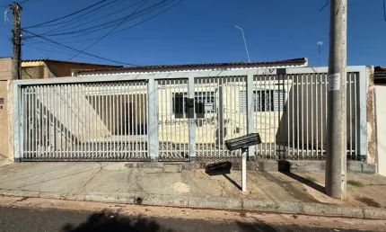 Casa 3 dormitórios para Venda em São José do Rio Preto, Jardim Santo Antônio, 3 dormitórios, 1 suíte, 2 banheiros, 2 vagas