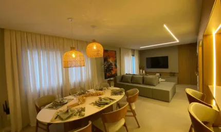Apartamento finamente mobiliado e decorado na quadra do mar à venda em Balneário
