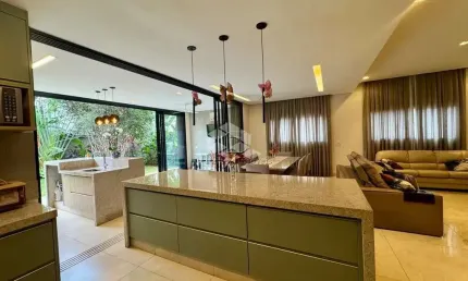 SOBRADO EM CONDOMINIO  BELLA CITTÁ- 3 SUITES -4 VAGAS
