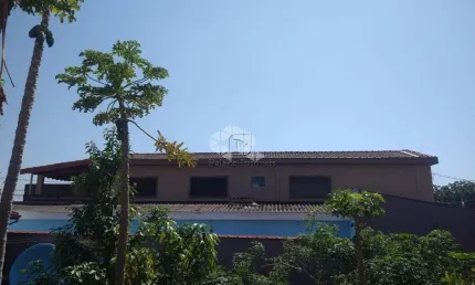 Sobrado à venda no Jardim Jandaia, 3 quartos, 1 vaga.