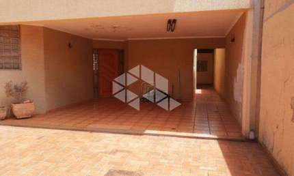 Sobrado à venda 3 dormitórios, 6 vagas, Bairro Comercial Palmares.