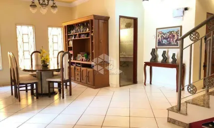 Sobrado à venda, Bairro Jardim California,4 quartos, 1 suíte, 4 vagas.