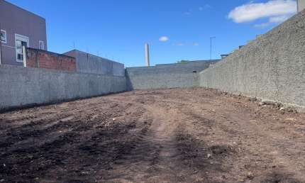 OPORTUNIDADE: Terreno com 462m2, murado e aterrado!!