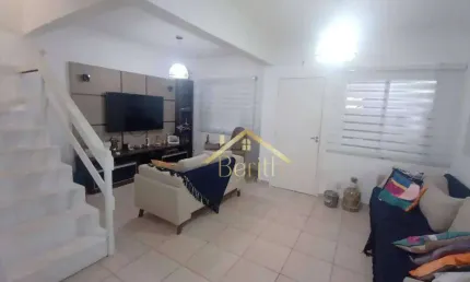 Village com 3 dormitórios à venda, 140 m² por R$ 590.000,00 - Esplanada Independência - Taubaté/SP