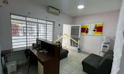 Casa com 3 dormitórios para alugar, 43 m² por R$ 2.613/mês - Centro - Taubaté/SP