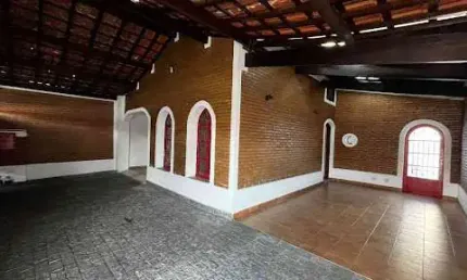 Casa com 3 dormitórios para alugar, 200 m² por R$ 2.780,00/mês - Jardim Maria Augusta - Taubaté/SP