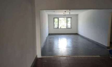 Casa com 3 dormitórios para alugar, 200 m² por R$ 2.150,00/ano - Centro - Taubaté/SP