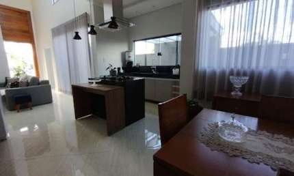 Casa com 3 dormitórios à venda, 282 m² por R$ 1.100.000,00 - Campos do Campo Louvre - Tremembé/SP