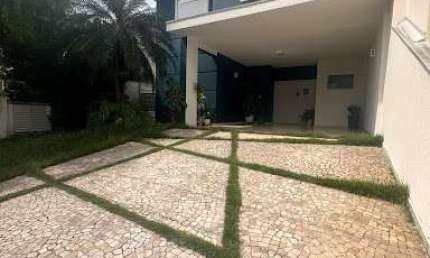 Casa com 4 dormitórios para alugar, 228 m² por R$ 7.512,00/mês - Loteamento Residencial Porto Seguro - Tremembé/SP