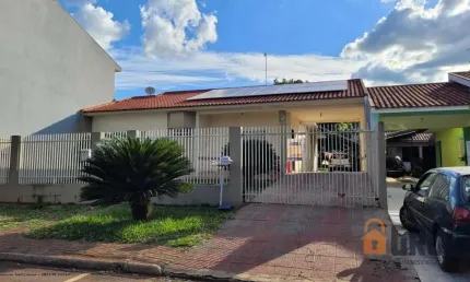 Casa para Venda em Campo Mourão, Centro, 4 dormitórios, 1 suíte, 2 banheiros, 2 vagas