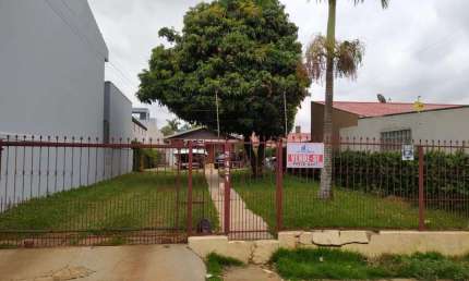 Casa para Venda em Campo Mourão, Centro, 3 dormitórios, 1 suíte, 1 banheiro, 1 vaga