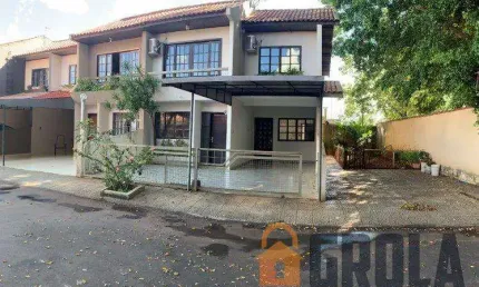 Sobrado para Venda em Campo Mourão, Jardim Flórida, 3 dormitórios, 1 suíte, 2 banheiros, 1 vaga