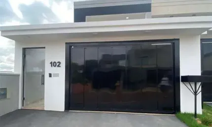 Sobrado para Venda em Campo Mourão, Vila Teixeira, 3 dormitórios, 3 suítes, 3 banheiros, 4 vagas