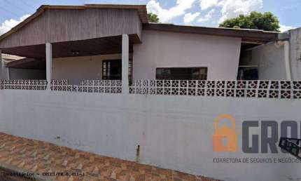 Casa para Venda em Campo Mourão, Conjunto Habitacional Antilhas, 3 dormitórios, 1 banheiro, 1 vaga