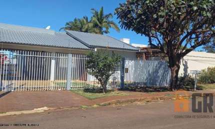 Casa para Venda em Campo Mourão, Jardim Villaggio Trombini, 4 dormitórios, 1 suíte, 3 banheiros, 3 vagas