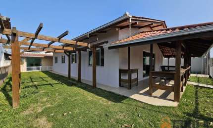 Casa para Venda em São Francisco do Sul, Capri, 3 dormitórios, 1 suíte, 2 banheiros, 6 vagas