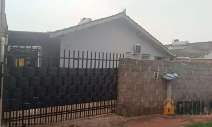 Casa para Venda em Campo Mourão, Moradias Avelino Piacentini, 2 dormitórios, 2 banheiros, 2 vagas