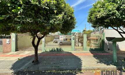 Casa para Venda em Campo Mourão, Centro, 8 dormitórios, 3 banheiros, 4 vagas