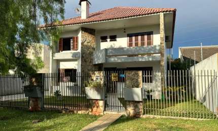 Sobrado para Venda em Campo Mourão, Jardim São Pedro, 5 dormitórios, 1 suíte, 3 banheiros, 4 vagas